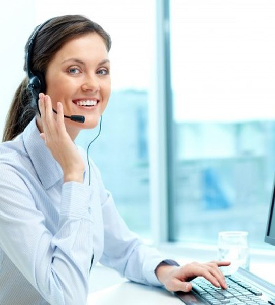 businesswoman-call-center-office_1098-984